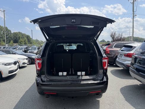 Used 2016 Ford Explorer XLT w/ Equipment Group 202A FWD image 12