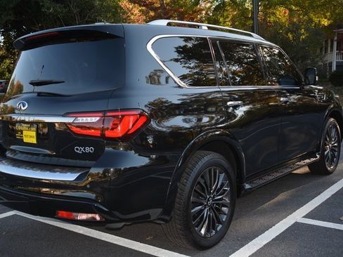 Used 2024 INFINITI QX80 Sensory image 11