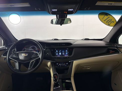 Used 2017 Cadillac XT5 FWD image 22