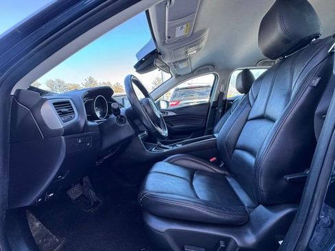 Used 2018 MAZDA MAZDA3 Touring image 10