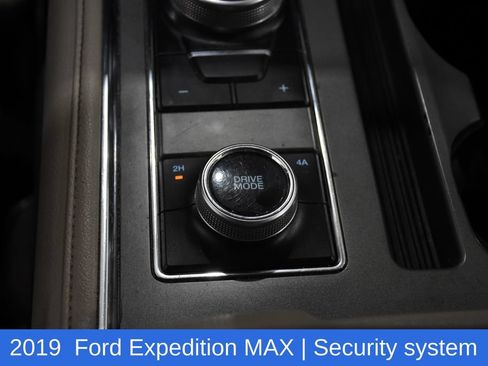 Used 2019 Ford Expedition Max XLT w/ Equipment Group 202A AWD/4WD image 29