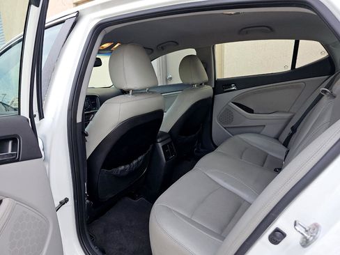 Used 2012 Kia Optima EX image 25