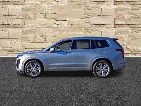 Certified 2025 Cadillac XT6 Premium Luxury image 2