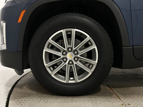 Used 2023 Chevrolet Traverse LT AWD/4WD image 41