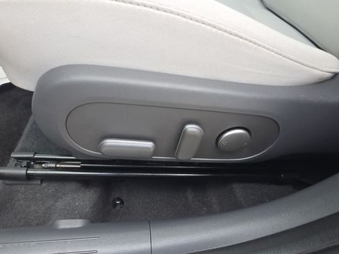 Used 2024 Hyundai Kona SEL AWD/4WD image 15
