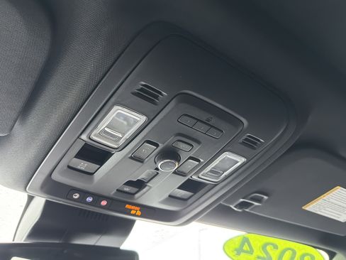 Used 2024 Chevrolet Suburban RST w/ Luxury Package image 21