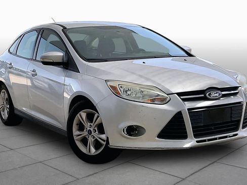 Used 2014 Ford Focus SE FWD image 3