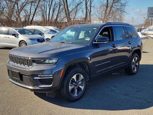 Used 2022 Jeep Grand Cherokee Limited 4xe image 3