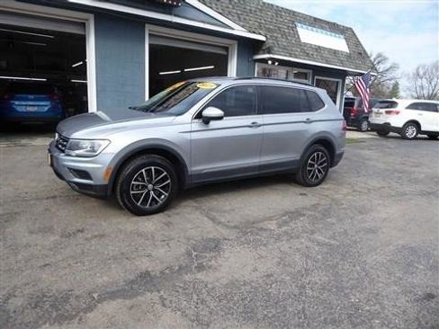 Used 2021 Volkswagen Tiguan S image 3