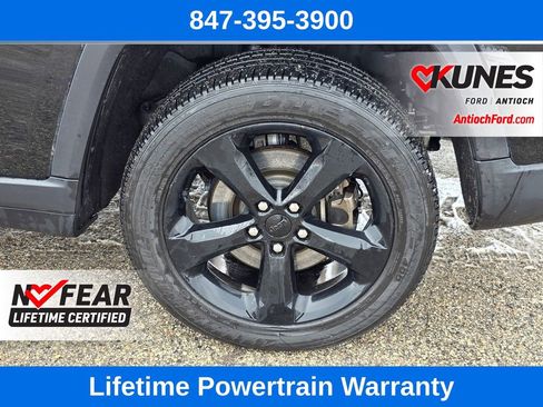 Used 2024 Jeep Grand Cherokee L Altitude image 11