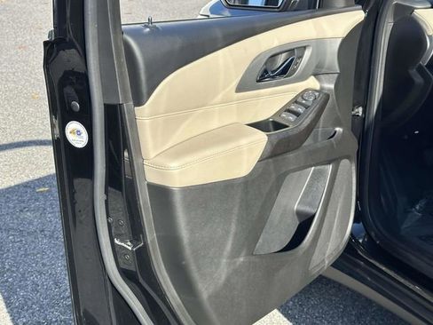 Used 2023 Chevrolet Traverse LS w/ Safety Package image 14