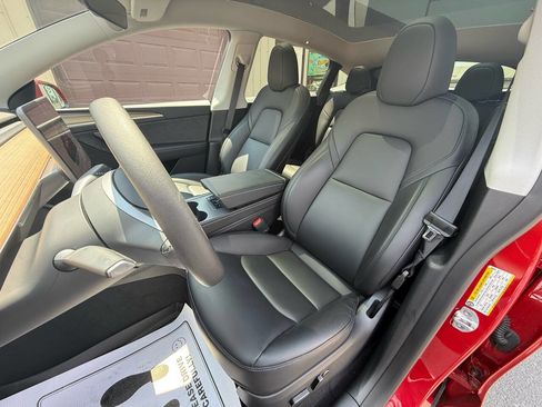 Used 2023 Tesla Model Y Long Range image 32