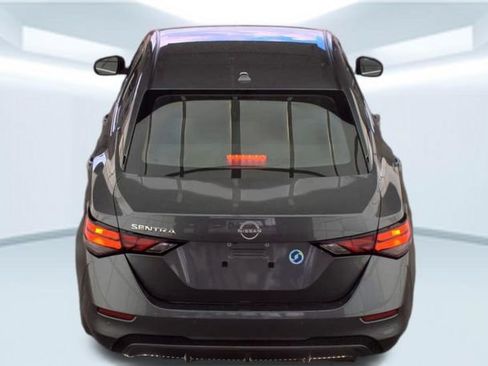 Used 2025 Nissan Sentra SV FWD image 6