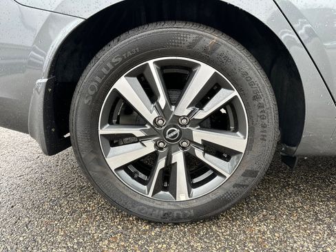 New 2025 Nissan Kicks SR image 17