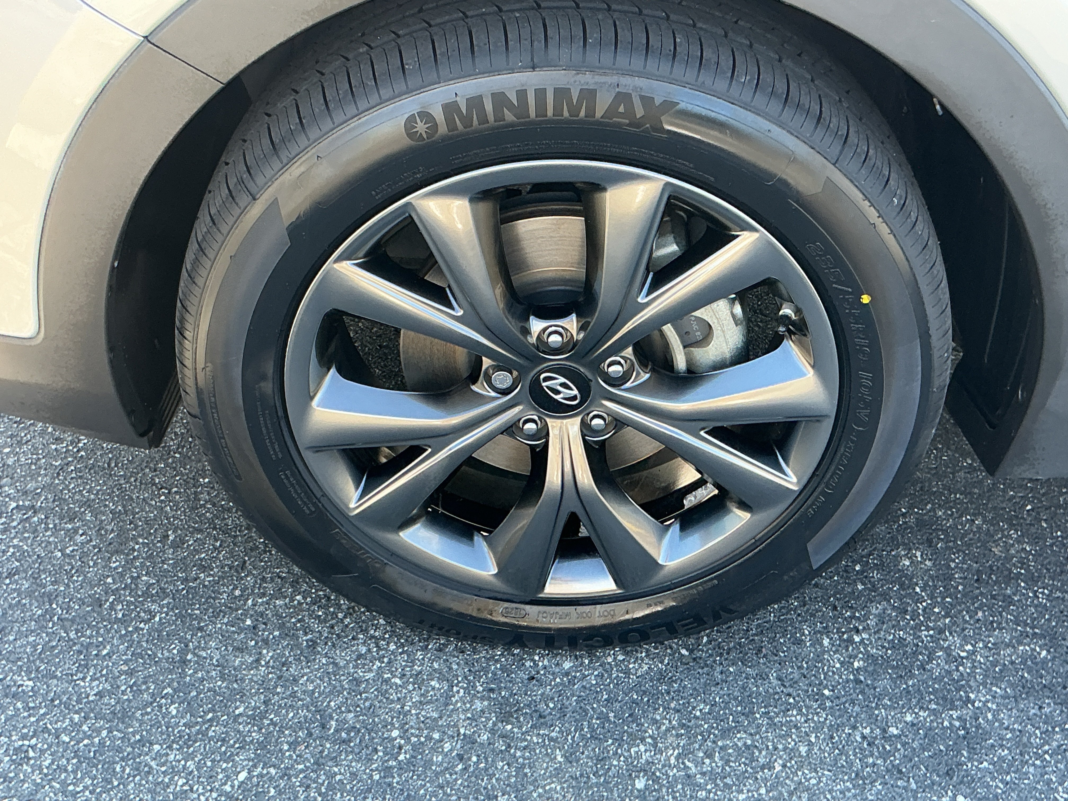 Used 2017 Hyundai Santa Fe Sport w/ Cargo Package FWD image 7