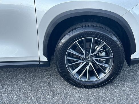 Used 2025 Lexus NX 250 FWD w/ Premium Package image 12