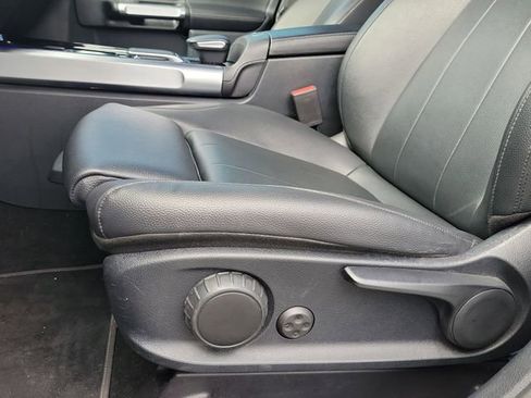 Used 2022 Mercedes-Benz GLB 250 4MATIC image 20
