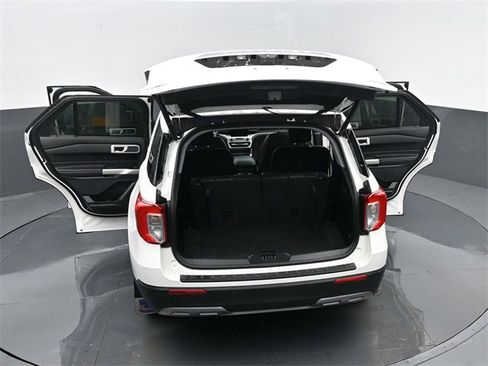 Used 2022 Ford Explorer XLT w/ Equipment Group 202A image 29