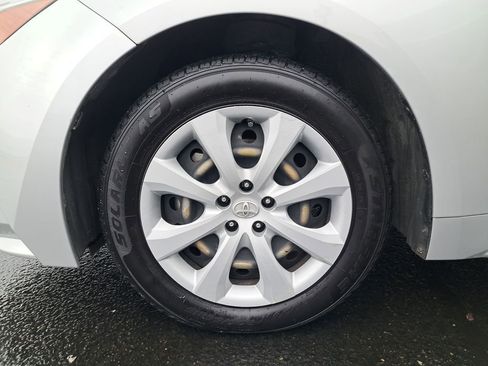 Used 2023 Toyota Corolla LE image 29