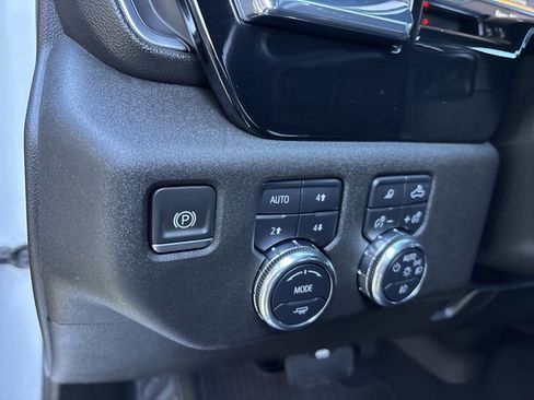 Used 2024 GMC Sierra 3500 SLE w/ SLE Convenience Package image 23