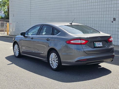 Used 2014 Ford Fusion SE FWD image 5
