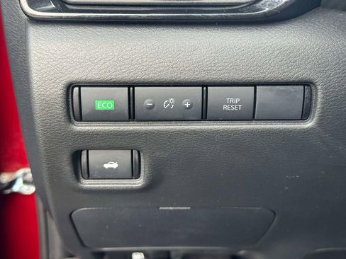 Used 2025 Nissan Sentra SV w/ All-Weather Package image 17