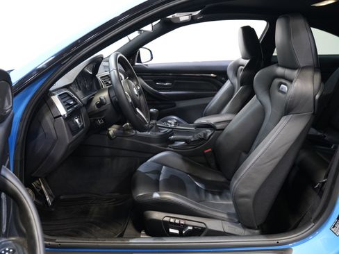 Used 2017 BMW M4 Coupe w/ Competition Package RWD image 27
