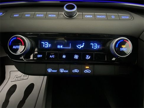 Used 2024 Hyundai Elantra SEL image 19