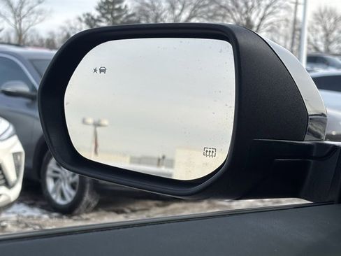 Used 2024 GMC Acadia AT4 image 31