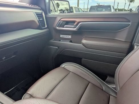 Used 2023 GMC Sierra 1500 Denali AWD/4WD image 17