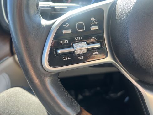 Certified 2022 Mercedes-Benz GLS 450 4MATIC image 19