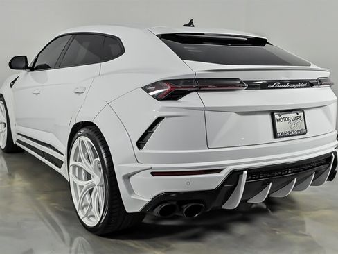 Used 2022 Lamborghini Urus AWD/4WD image 8