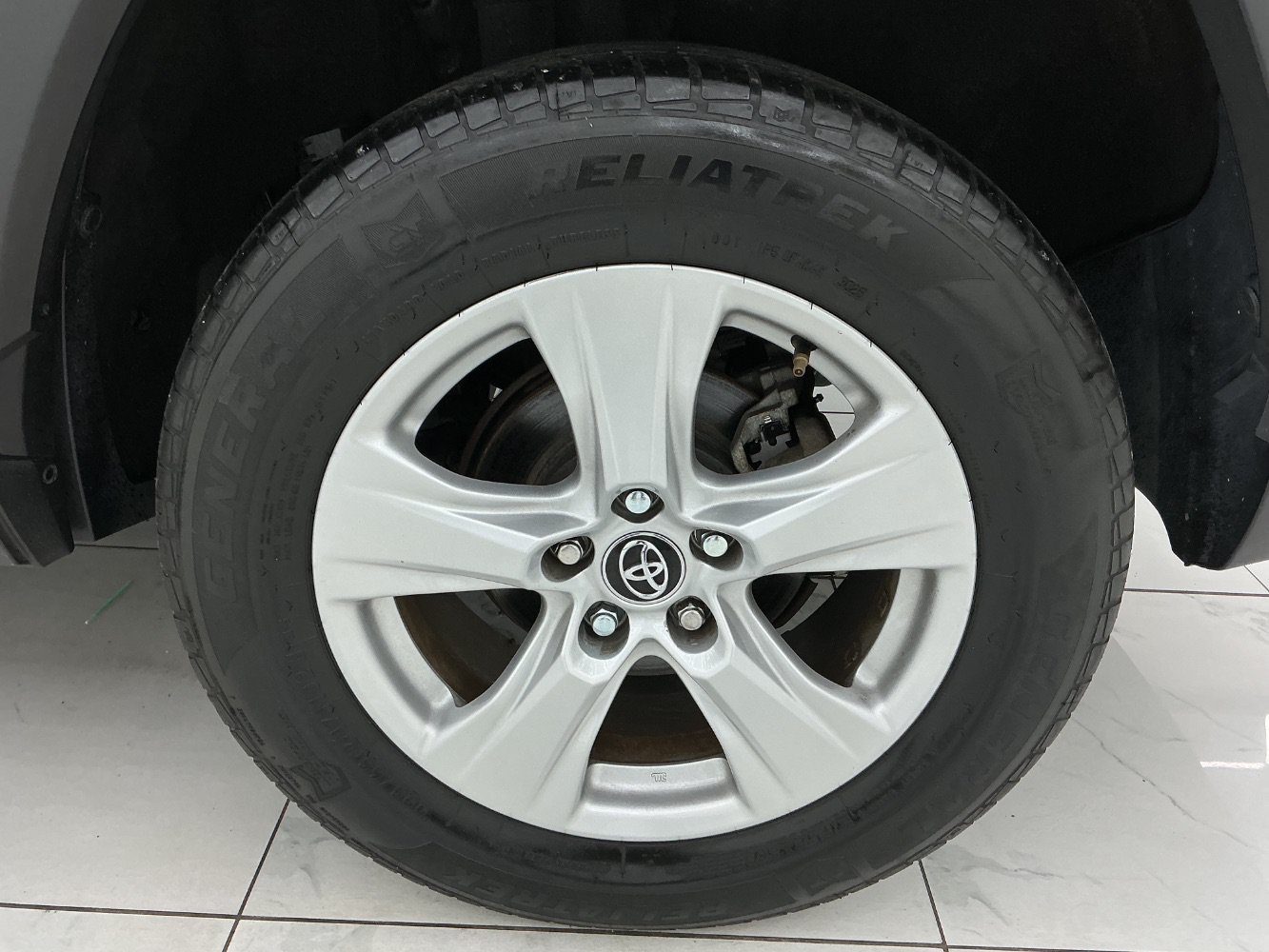 Used 2020 Toyota RAV4 XLE FWD image 44