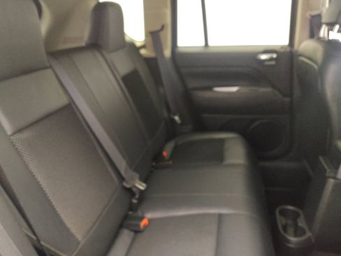 Used 2016 Jeep Compass Latitude image 19