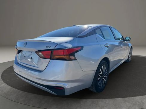 Used 2023 Nissan Altima 2.5 SV image 5