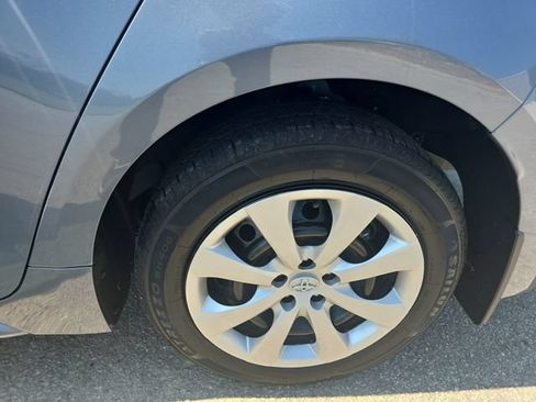 Used 2025 Toyota Corolla LE FWD image 33