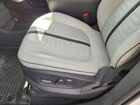 Used 2022 Rivian R1T Adventure AWD/4WD image 15