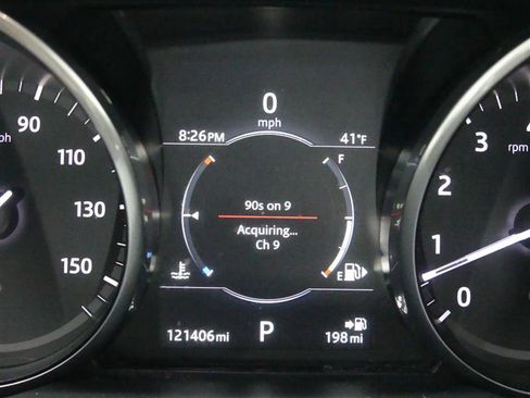 Used 2017 Land Rover Discovery HSE image 34