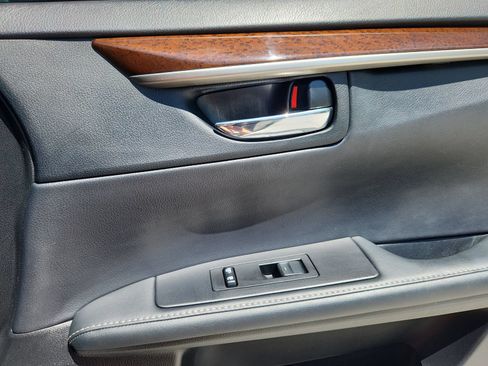 Used 2014 Lexus ES 350 w/ Premium Package FWD image 16