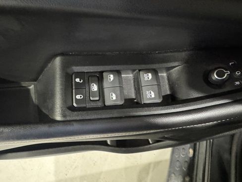 Used 2024 Jeep Grand Cherokee Limited w/ Luxury Tech Group II AWD/4WD image 18
