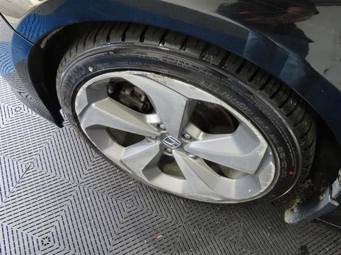 Used 2018 Honda Accord Touring image 6