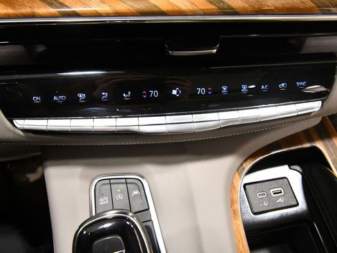 Used 2024 Cadillac Escalade ESV Sport Platinum AWD/4WD image 31