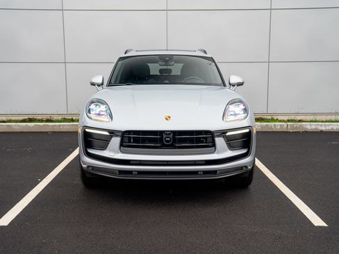 Certified 2026 Porsche Macan AWD/4WD image 6