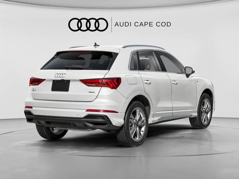 Used 2023 Audi Q3 2.0T Premium w/ Convenience Package AWD/4WD image 2