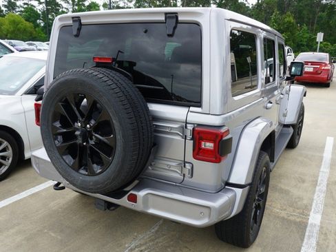 Used 2021 Jeep Wrangler Unlimited Sahara AWD/4WD image 6