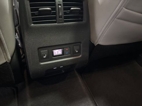 Used 2025 Mitsubishi Outlander SEL image 24