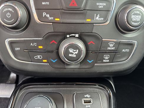 Used 2018 Jeep Compass Limited w/ Navigation Group image 38