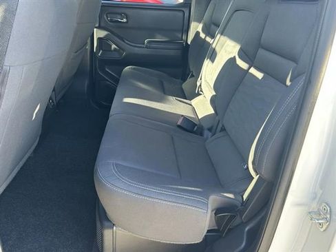 Used 2023 Nissan Frontier SV w/ SV Convenience Package image 24