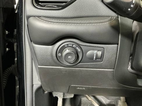 Used 2021 Dodge Durango GT RWD image 17