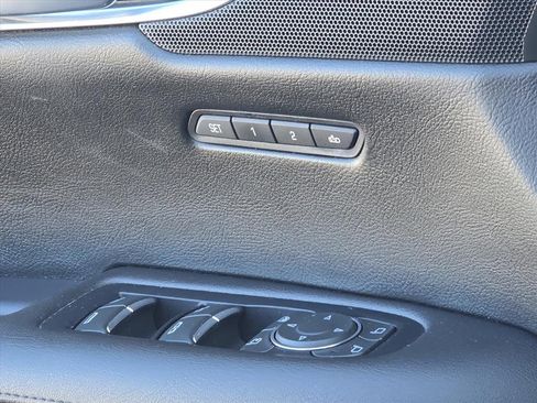 Used 2017 Cadillac XT5 Luxury w/ Driver Awareness Package image 13